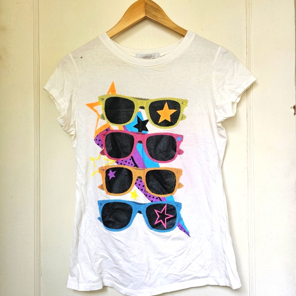 Retro sunglasses graphic tee (L)